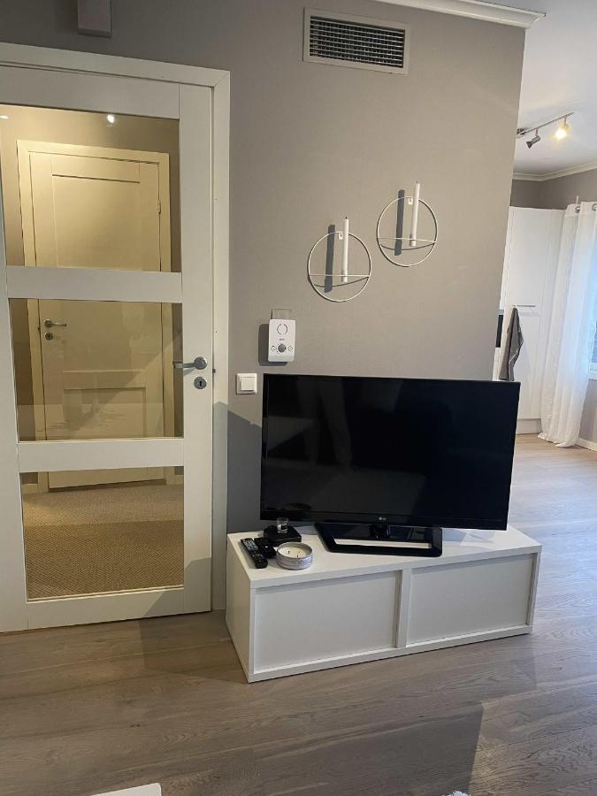 In - With One Bedrooms And Parking In The City Of *